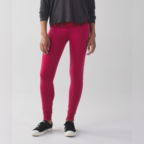 Lululemon Wunder Under Pant III (Reversible) in Cranberry / Alarming Size 6 New! - Picture 7 of 11